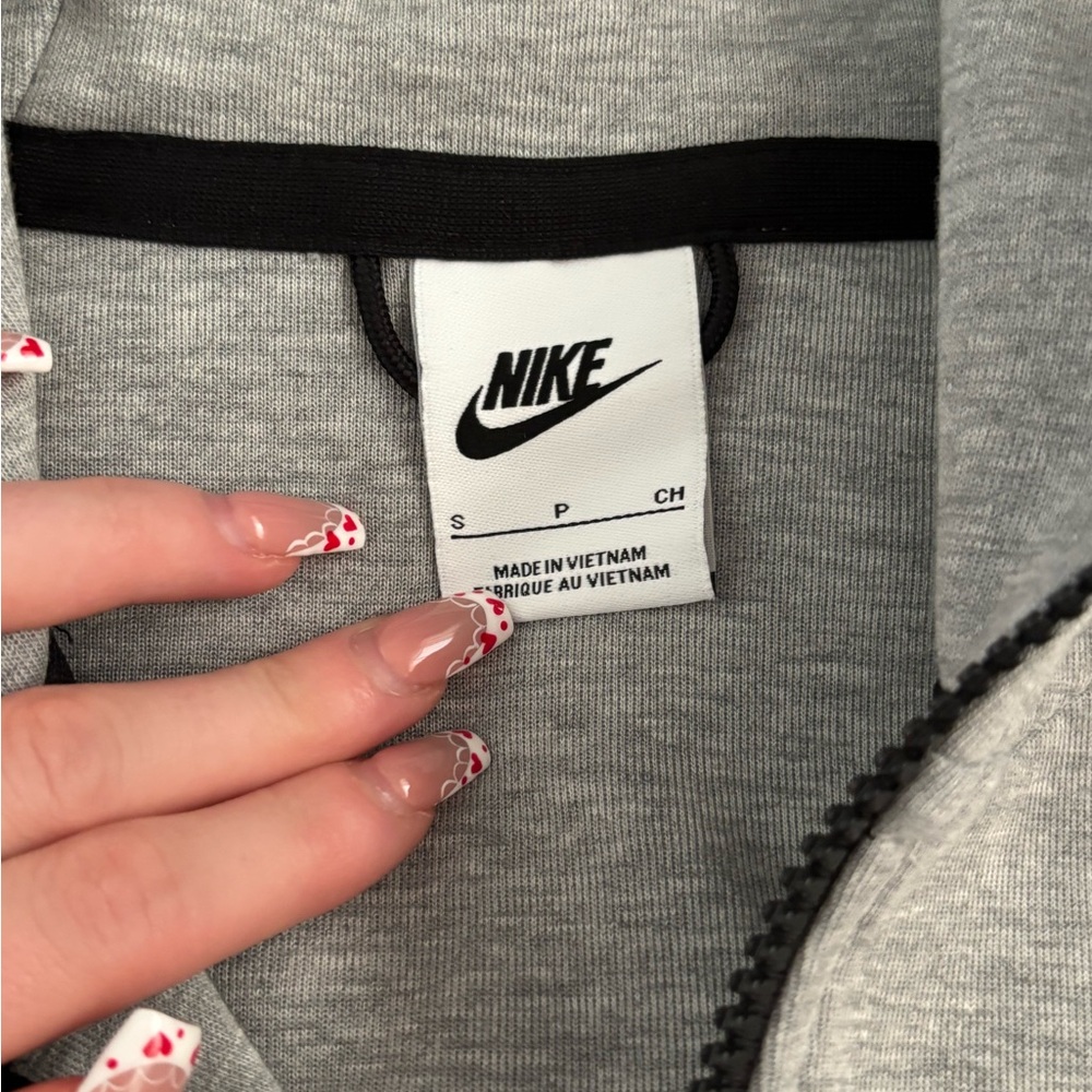 Gray Nike Tech - Picture 3 of 3